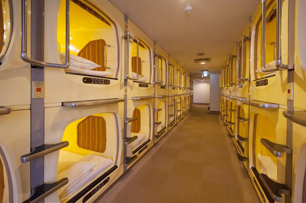 Sauna And Capsule Hotel Hollywood Окаяма Стая снимка